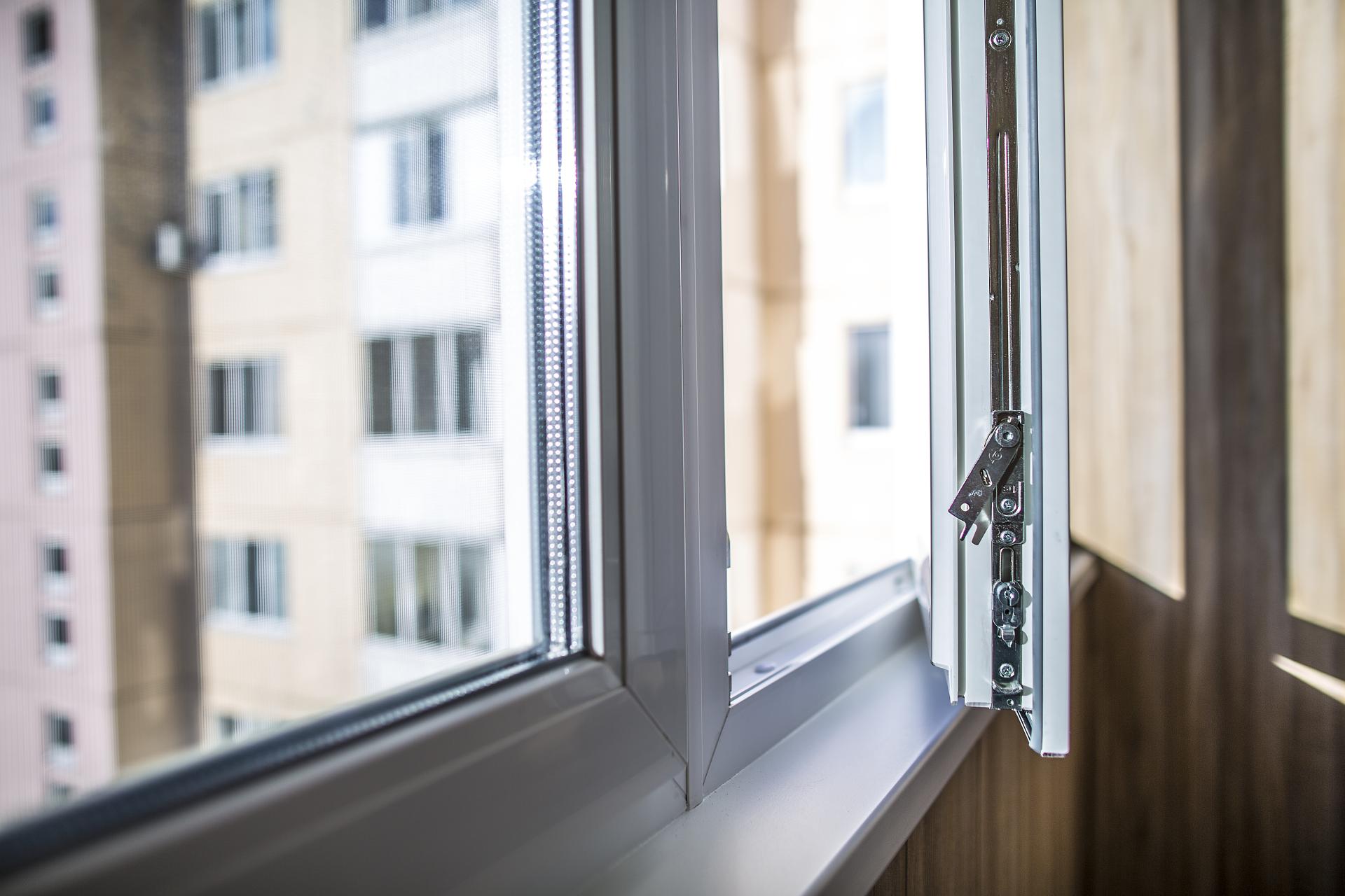 Скидки весной: как выбрать окна, не попав в ловушку маркетинговых трюков