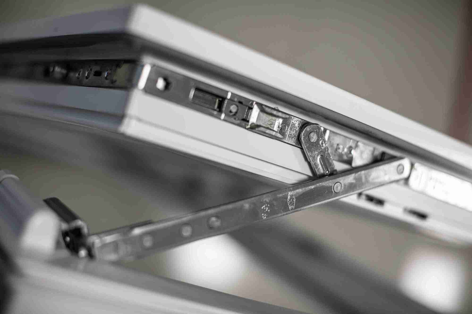 Превью к статье: Что делать, если не закрывается пластиковое окно