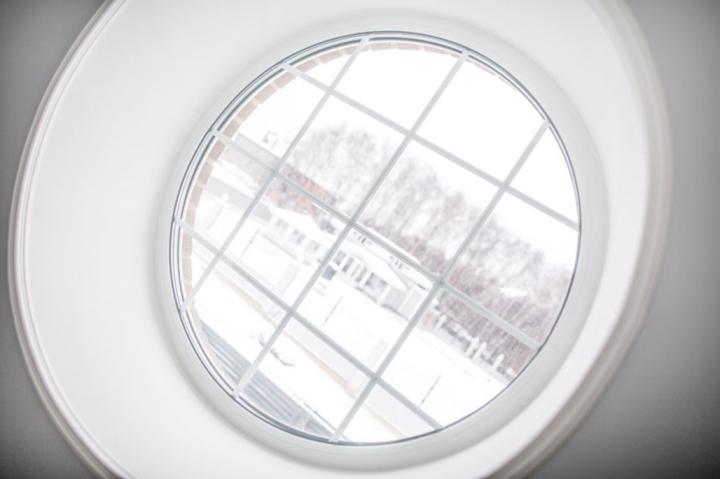Круглые окна