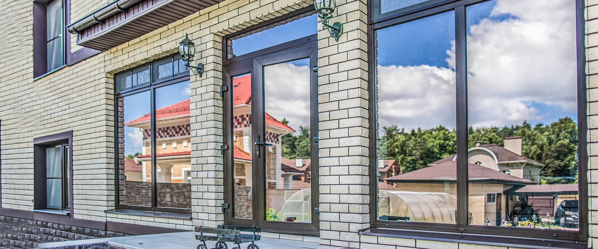 Как выбрать входную дверь в частный дом: полное руководство